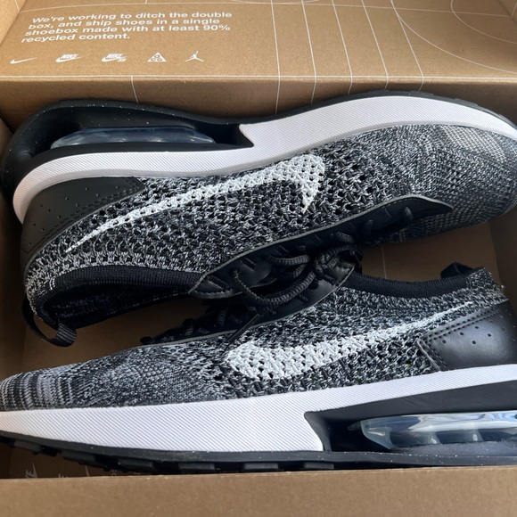 Nike Air Max Flyknit Racer Women’s Sz8 NIB comfort athletic gym running - Picture 1 of 8